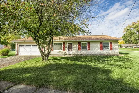2225 Marhofer Ave, Stow, OH 44224