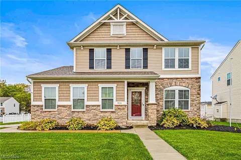 3816 Pinnacle Ct, Willoughby, OH 44094