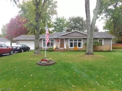 24328 Lantern Dr, Olmsted Falls, OH 44138