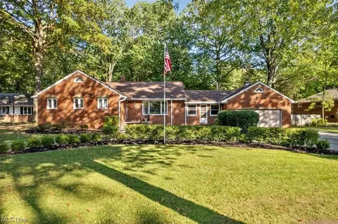 4029 Canterbury Rd, North Olmsted, OH 44070