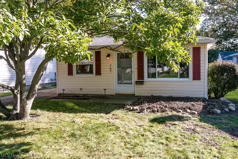 787 E 347th St, Eastlake, OH 44095