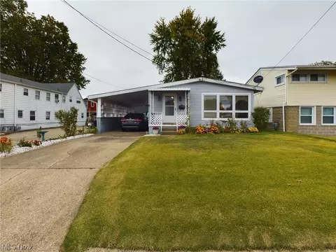 501 45th St, Vienna, WV 26105