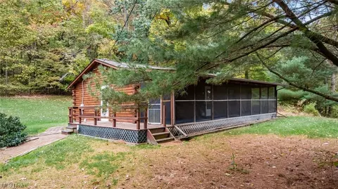 8405 Black Run Rd, Nashport, OH 43830