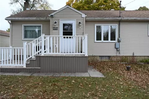 44916 Crestview Rd, Columbiana, OH 44408