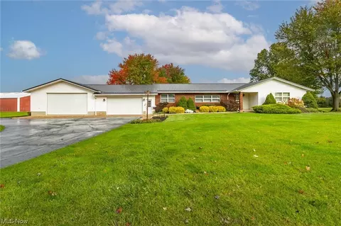 37360 Chestnut Ridge Rd, Elyria, OH 44035