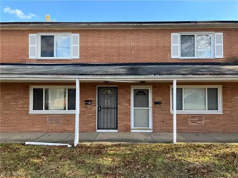 4889 Banbury Ct #K-12, Warrensville Heights, OH 44128