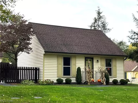 46103 New England #B, New Waterford, OH 44445