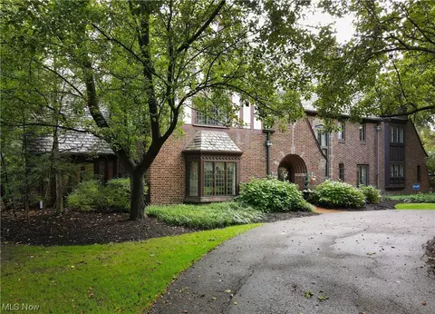 785 Merriman Rd, Akron, OH 44303