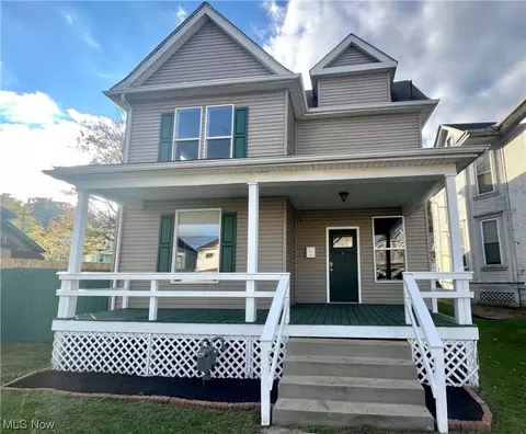 1025 Indiana St, Martins Ferry, OH 43935