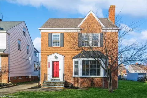 3692 Strathavon Rd, Shaker Heights, OH 44120