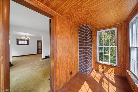 245 E 211th St, Euclid, OH 44123 photo 8