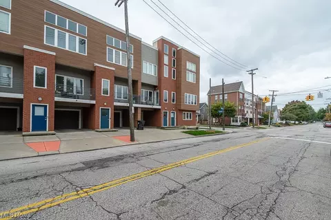 5721 Bridge Ave, Cleveland, OH 44102
