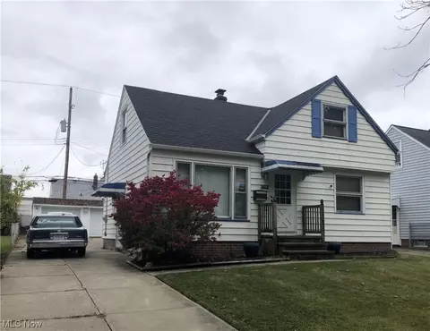13800 Oak Park Blvd, Garfield Heights, OH 44125