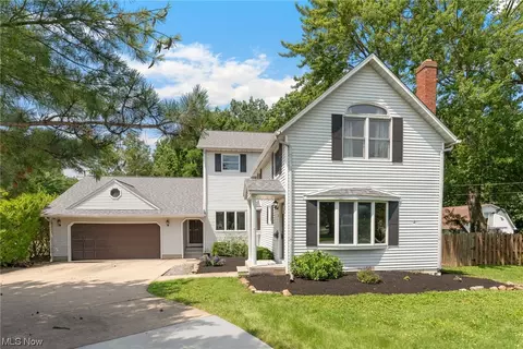 152 Avon Point Ave, Avon Lake, OH 44012