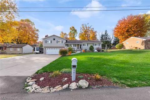 5660 Crestfield St SW, Canton, OH 44706