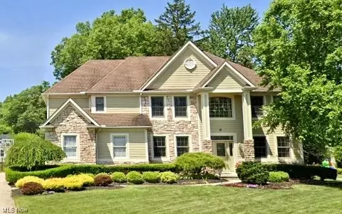 3626 Windsong Ct, Westlake, OH 44145