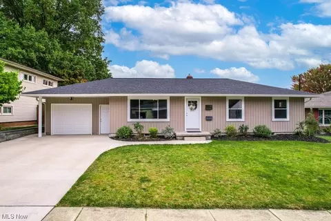 69 Norris Ave, Mogadore, OH 44260