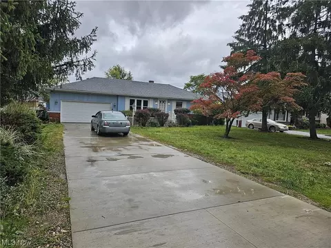 25160 Price Rd, Bedford Heights, OH 44146
