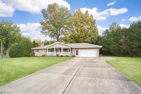 4709 Everhart Dr, North Canton, OH 44720
