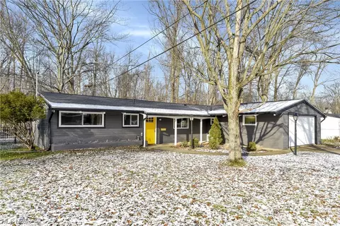 2526 Forest Pkwy, Westlake, OH 44145