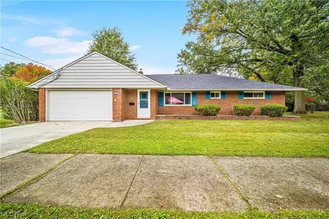 523 Jeannette Dr, Richmond Heights, OH 44143