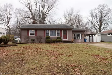 1117 Westshore Dr, Ashtabula, OH 44004