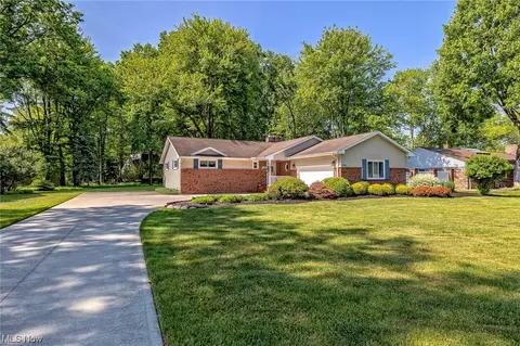 27087 Hilliard Blvd, Westlake, OH 44145