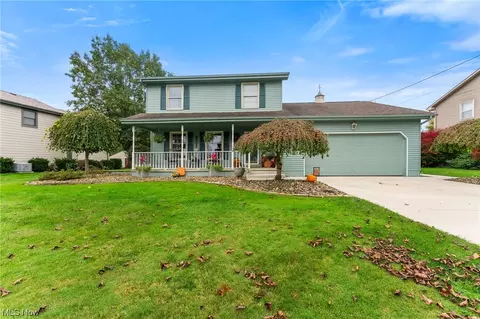 517 Dorchester Dr, Hubbard, OH 44425