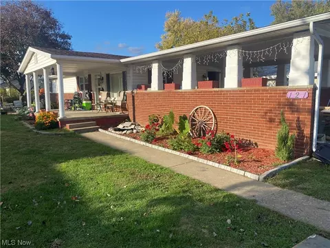 121 N 8th St, Byesville, OH 43723