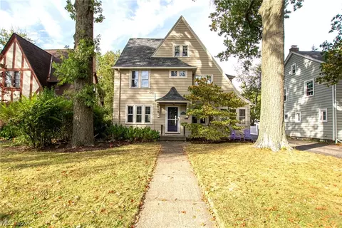 15911 Fernway Rd, Shaker Heights, OH 44120