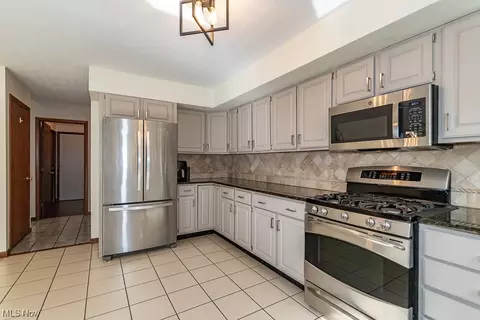 5349 E Heisley Rd, Mentor, OH 44060 photo 10