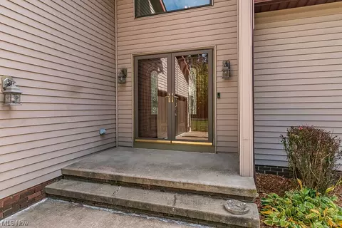 5349 E Heisley Rd, Mentor, OH 44060 photo 2