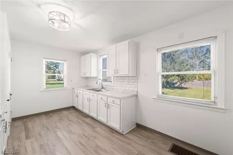 1815 E 36th St, Lorain, OH 44055 photo 8