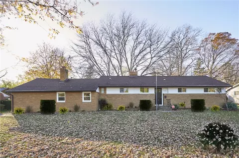 6422 S Cedarwood Rd, Mentor, OH 44060