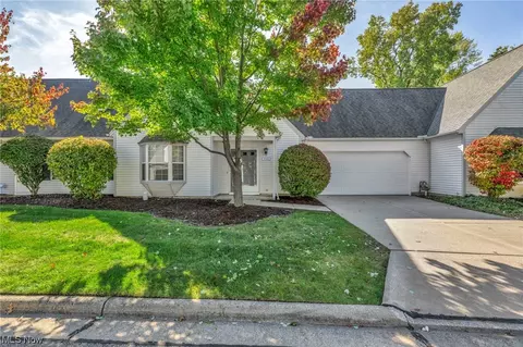 19345 Wheelers Ln #120, Strongsville, OH 44149
