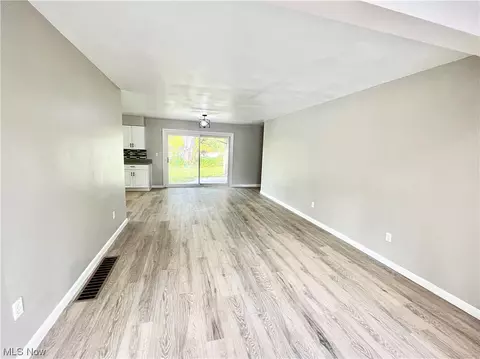 1507 Cherry Ln, Ashtabula, OH 44004 photo 9