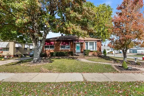 9508 Behrwald Ave, Brooklyn, OH 44144