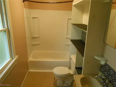249 Gates Ave, Elyria, OH 44035 photo 13