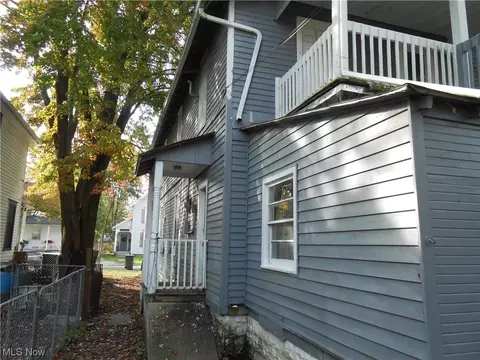 249 Gates Ave, Elyria, OH 44035 photo 3