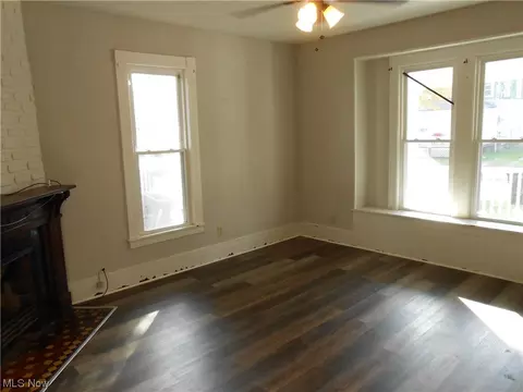 249 Gates Ave, Elyria, OH 44035 photo 7