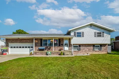 8055 Georgetown St, Louisville, OH 44641