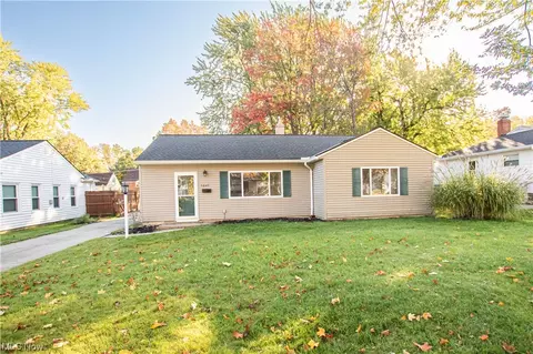 5845 Amrap Dr, Parma Heights, OH 44130