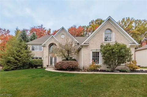 3188 Oakwood Trl, Broadview Heights, OH 44147