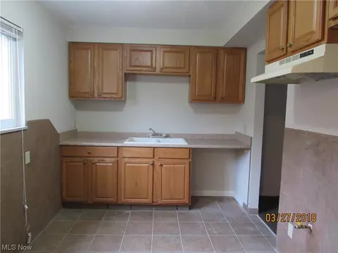 23673 Banbury Cir #13, Warrensville Heights, OH 44128