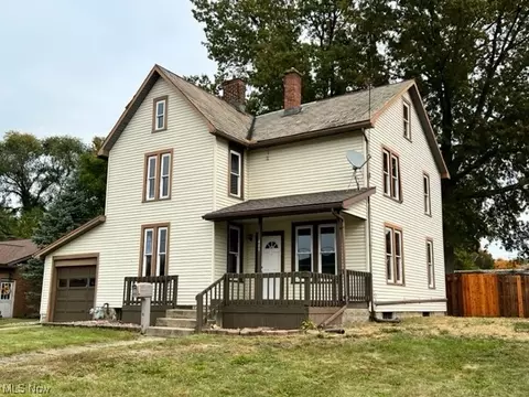 409 S Fairview Ave, Dover, OH 44622