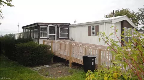 2140 Easton, Creston, OH 44217