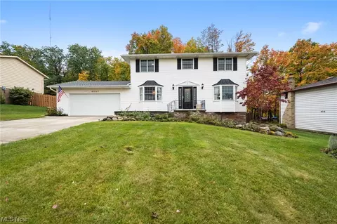5007 Sassafras Dr, Parma, OH 44129