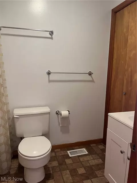 508 W 41st St, Ashtabula, OH 44004 photo 7