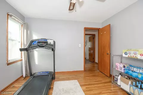 7249 Greenleaf Ave, Parma, OH 44130 photo 10