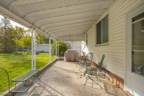 7249 Greenleaf Ave, Parma, OH 44130 photo 16
